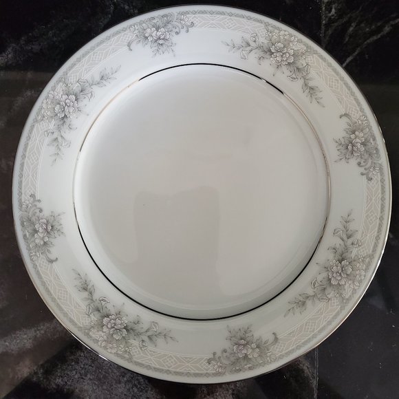 Legendary by Noritake Sweet Leilani 4 Place China Setting - Picture 1 of 7
